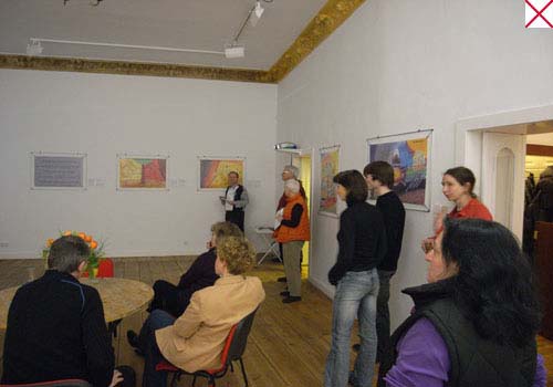 Exhibition in the k-salon 2009: R.H.G. Einert presents his ideas to the audience