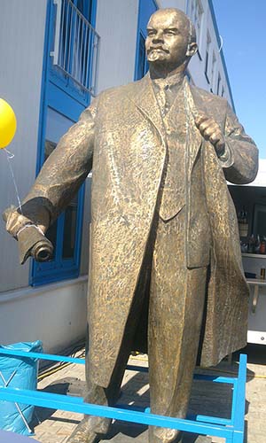 Lenin am neuen Standort von zapf